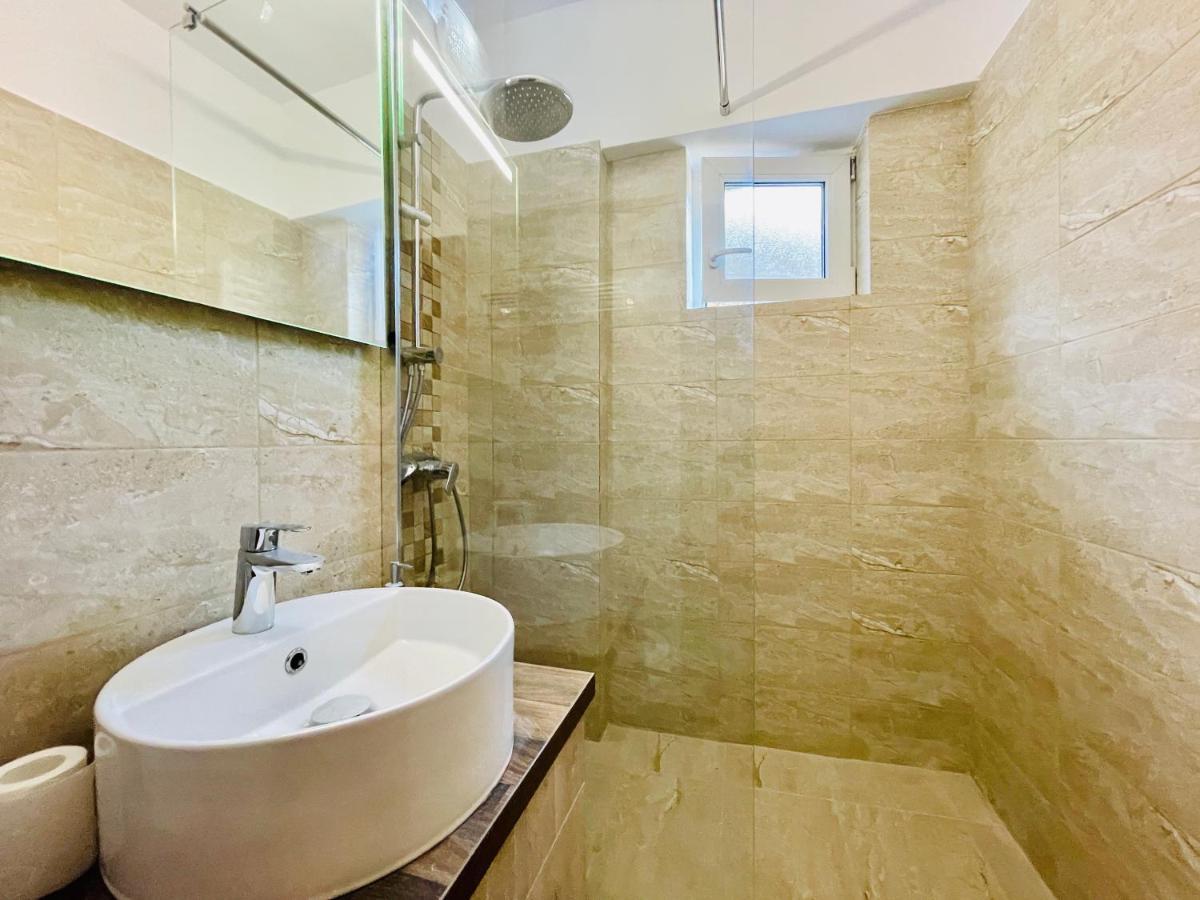 Apartament Central Apartment Яш Екстериор снимка