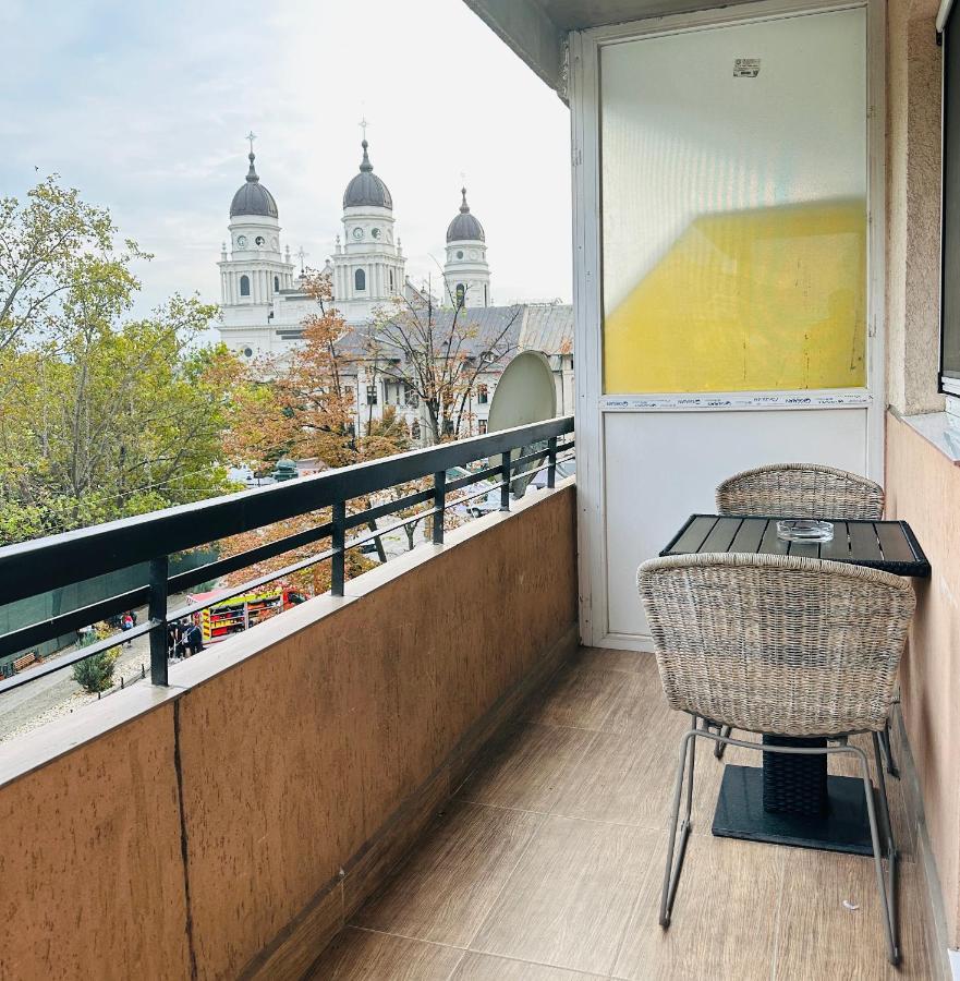 Apartament Central Apartment Яш Екстериор снимка